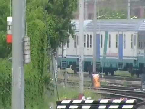 E656.433 in partenza con l' EXP 14066 Pellegrini Palermo Centrale - Lourdes