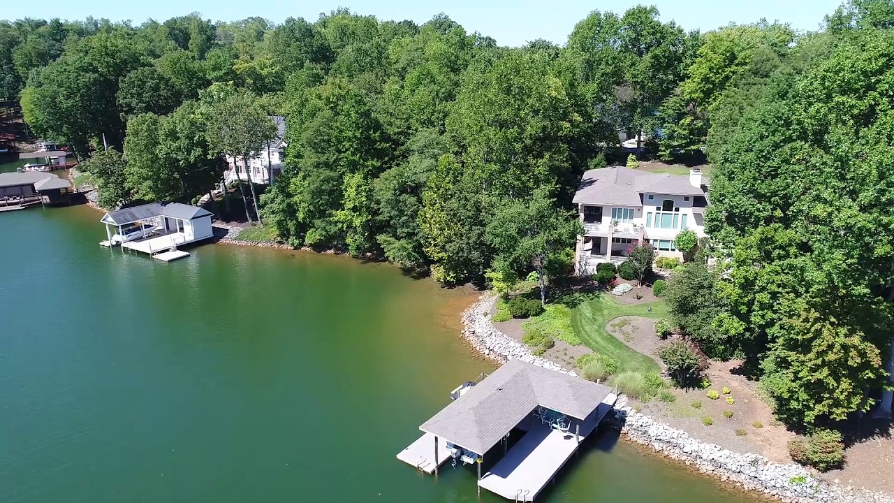 Upland shores Drive