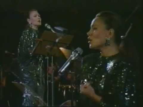 Quilapayun y Paloma San Basilio - El Gavilan (Teatro Romano de Merida, 1988)