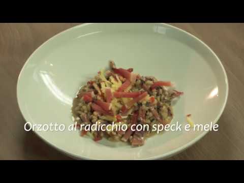 Orzotto al radicchio brasato con speck e mele