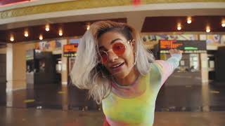 El Amor Music Video
