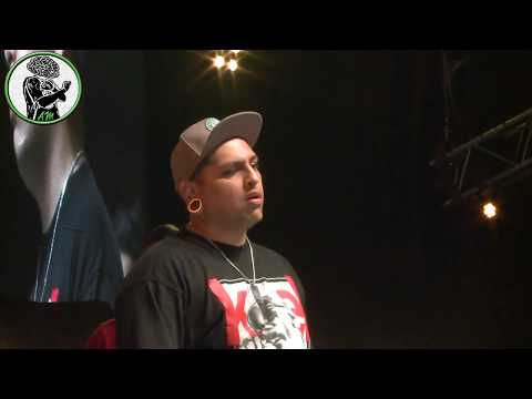 MINUTO Y MEDIO DE TUQU ESCUCHANDO BOLUDECES