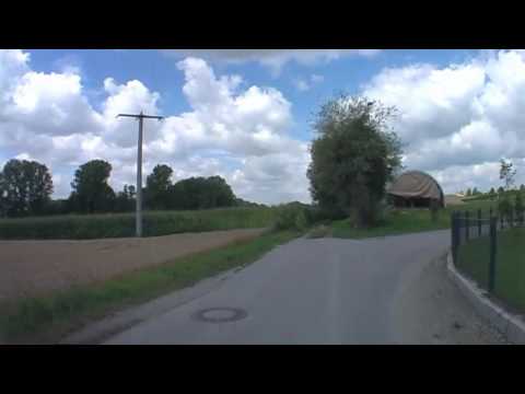 Kamerafahrt durch Suzbach am Inn in Niederbayern.