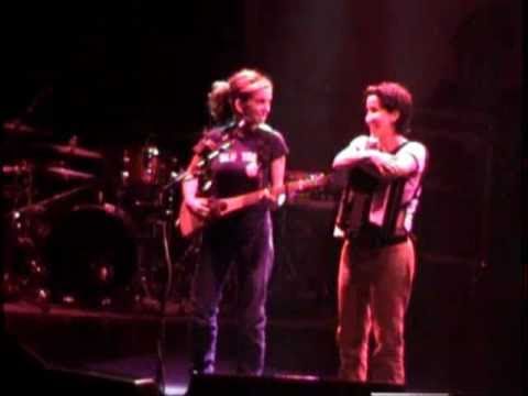Ani DiFranco & Julie Wolf - Angry Anymore (Live 1999)