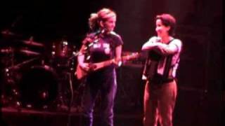 Ani DiFranco &amp; Julie Wolf - Angry Anymore (Live 1999)
