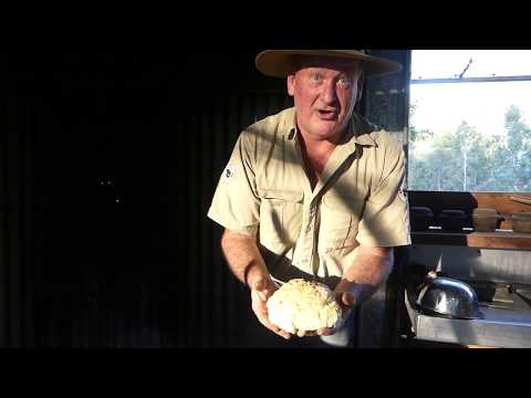 Wie man mit Ranger Nick das perfekte Damper-Brot backt