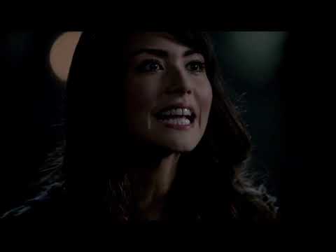 Scenes of Sophie Deveraux in TO S01E01