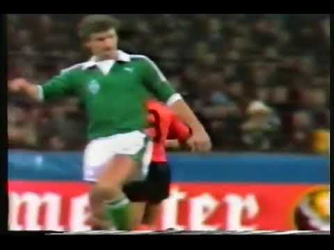 Werder Bremen v Dundee Utd UEFA Cup 3rd Round 2nd Leg 08-12-1982
