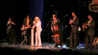 RHONDA VINCENT /  &quot;THE WATER IS WIDE&quot;