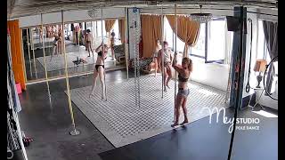 Pole Dance instrutora Gaby.Pole - Mey Pole Dance Studio