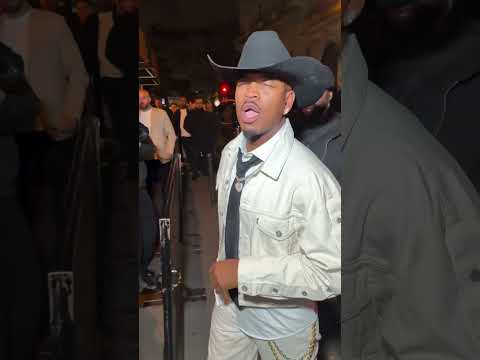 Neyo spotted with his Girlfriends #paris  😍