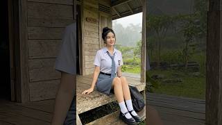 Download lagu Gadis SMA Pulang Sekolah Kehujanan mp3