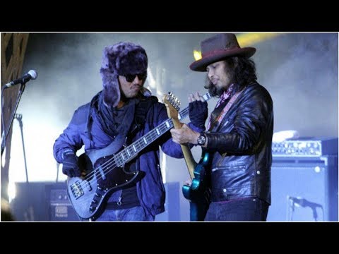 Manis Studio | Gugun Blues Shelter Hangatkan Jazz Gunung Bromo 2019 - VIVA