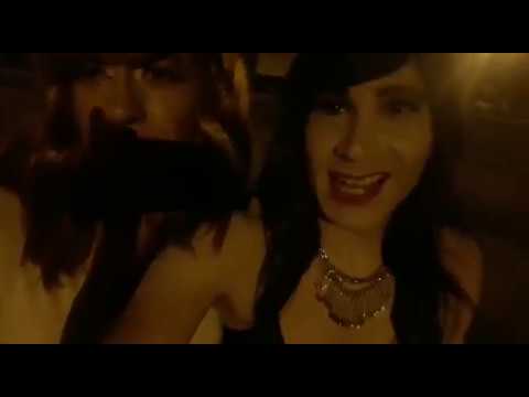 Crossdressers saludando