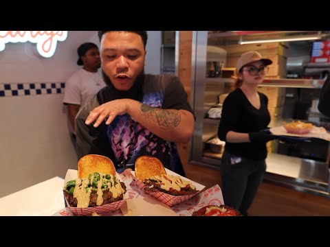 Trying the “BEST RATED” smash burgers in Vegas!