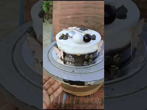 Simple butterfly 🦋 cake 🎂