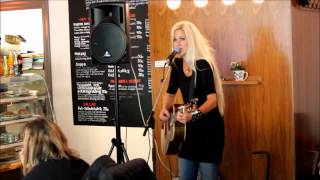 Nilla Nielsen - The UFO Song (The Guinea Pig Song) (120928, Jönköping)