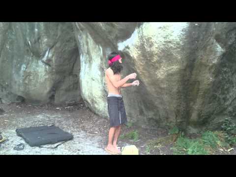 L'abbé résina (7c) yeux bandés