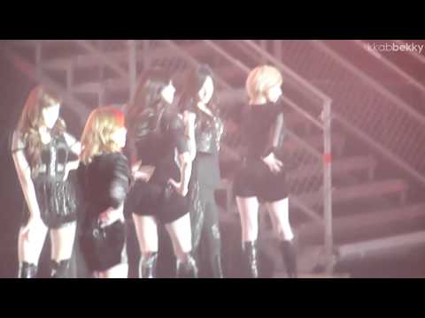 [Fancam] 120208 SNSD - Gee, Hoot, Mr. Taxi Medley