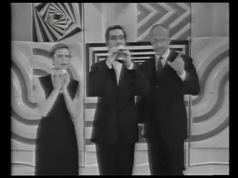 Sandra e Raimondo con Corrado e Milva - Su è giù (1968)