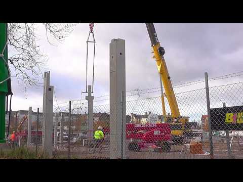 Installation of a Reinforced concrete pillars with a Mobile Crane