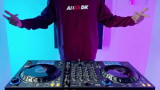 Download lagu PELUKLAH TUBUHKU KECUP KENINGKU TIKTOK REMIX  xx mp3