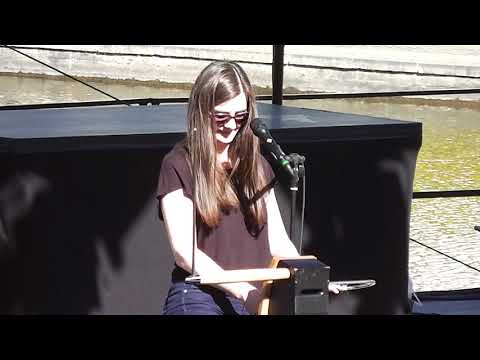 [Superbooth 2018] Carolina Eyck, Thereminist