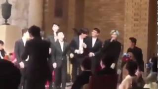 Exo went to one of their dancer's wedding sang heaven Baekhyun give each other kiss kai reaction 😂❤