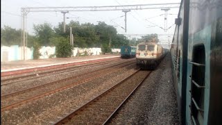 preview picture of video '[IRFCA] : Late Running 12649 Karnataka Sampark Kranti Express Overtakes 12791 Danapur SF Express'