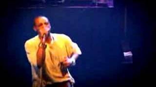 Slum Village "Fall In Love"Live NMW