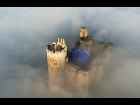 Le château de Najac et la Montgolfière , 