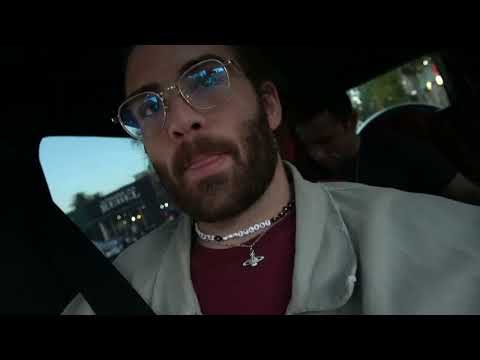 2/2 HasanAbi October 29, 2022 – IRL Shopping with Austin & 24kGoldn (short stream)