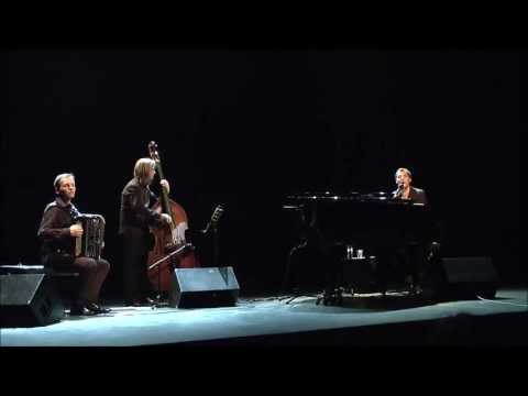 Mathieu Rosaz chante Barbara - Ma plus belle histoire d'amour (instru.) + À chaque fois (Live 2013)