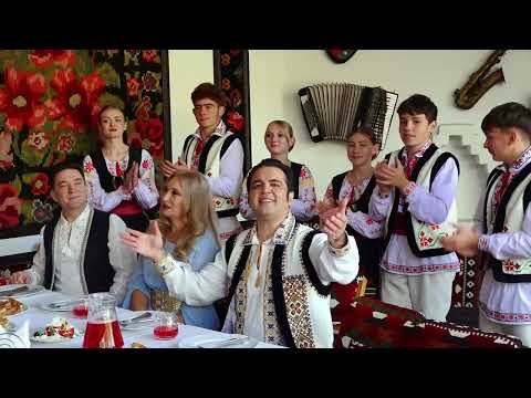 Liliana Cazac, Laurențiu Popescu,Larisa Harea,Igor Cuciuc,Victoria Caras-Pentru prieteni