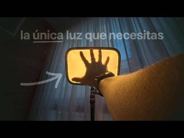 Vídeo relacionado con Rollei Lumis Streaming Key Light, Foco de Luz Mesa para Grabar Videos CRI 95+ para PC Ordenador con Soporte Ajustable 28~78 cm, LED Panel Iluminacion Videoconferencia por Youtuber Videollamadas Webcam