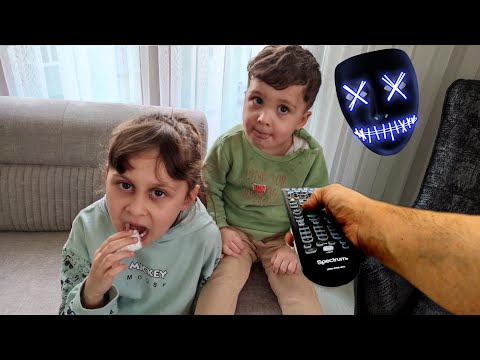 Nawaf with the girls! Lana's ice creams!