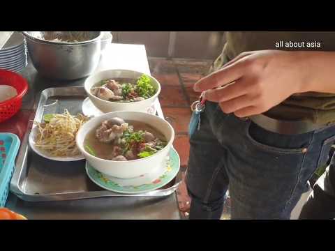 Breakfast In Phnom Penh - Noodle Soup And Chicken Rice