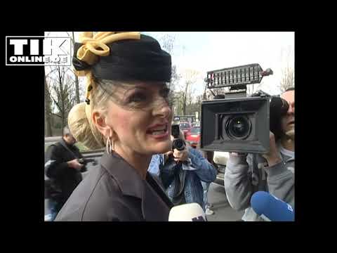 Désirée Nick vor Gericht: Kult-Auftritt der Diva im Prozess gegen Anouschka Renzi (2004)