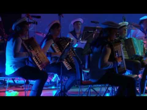 Let's Go (Luc Papens) door accordeonorkest Dansende Vingers Meeuwen (B)