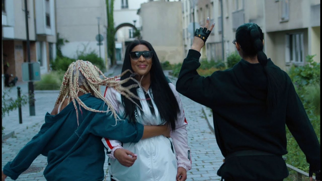 Amy ft. Lyna Mahyem & Lylah — Va Là-Bas