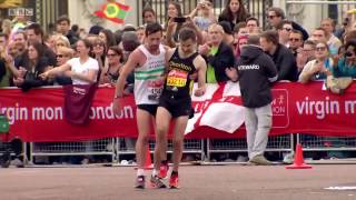 AMAZING FOOTAGE London Marathon Runner Helps Exhausted Competitor Over Finish Line