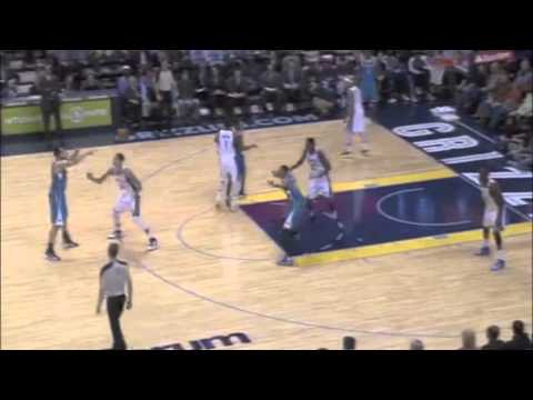 Ryan Anderson pops out for three, Davis rim runs