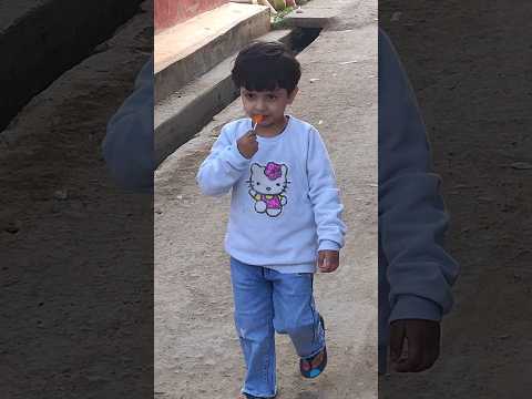 छोटी बच्ची  चॉकलेट खाते हुए 🍭 Little Princess Swastika and her Chocolate 👸