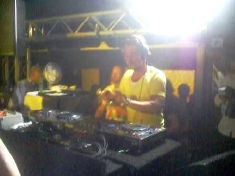 Axwell @ HamnPlan 5 '09 - "Sweet Disposition (Axwell & Dirty South Remix)"