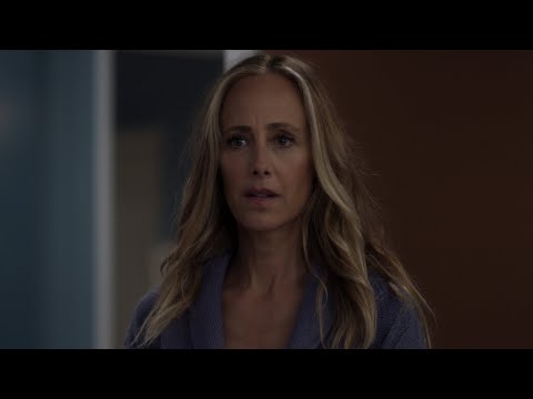 Teddy Begins to Uncover Owen's Secret - Grey's Anatomy