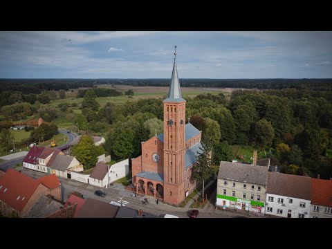 Zabytkowy kościół z drona | lotu ptaka | film z drona - Bobrowice
