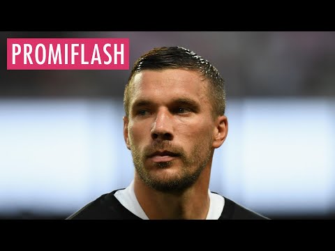 Video Thumbnail: Lukas Podolski weint bittere Tränen beim Abschiedsspiel