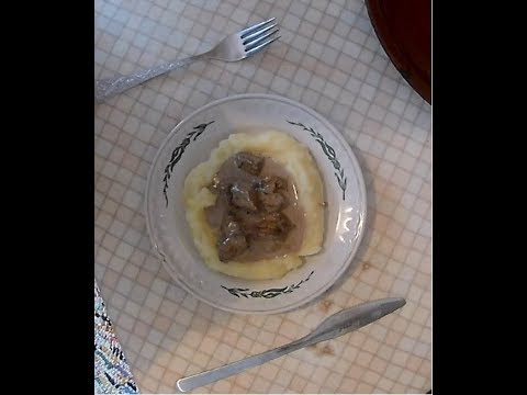 Лосятина в сметанном соусе с мятой и кориандром