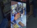 FULL VIDEO MAJAMBAZI WALIVYOVAMIA KIBANDA CHA WAKALA WA PESA GOBA WATOA BUNDUKI AK47