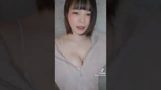 おっぱいが踊ってるw【tiktok】＃巨乳